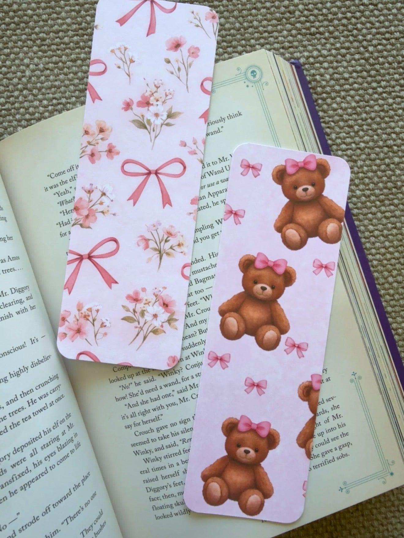 Bookmarks (two pieces per set)
